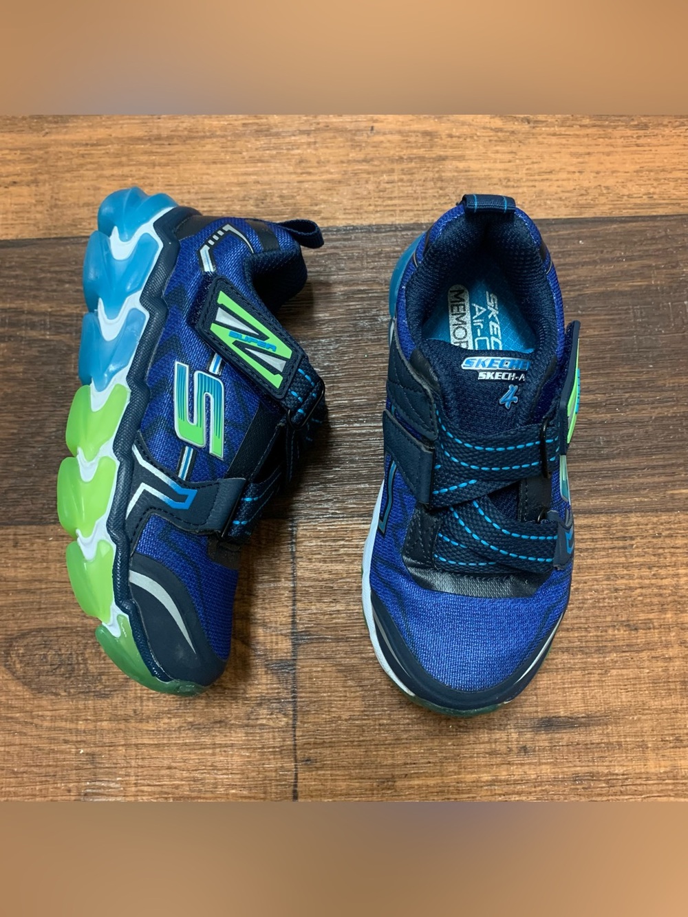 Skechers Boys Size 11 Blue Green Sneakers Air-Cooled Memory Foam No Lights